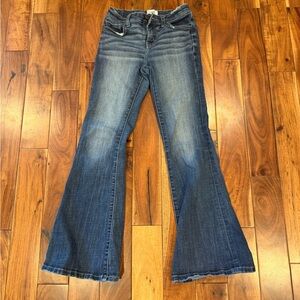 Buckle BKE Classic Blue boot cut girls Jeans size 12